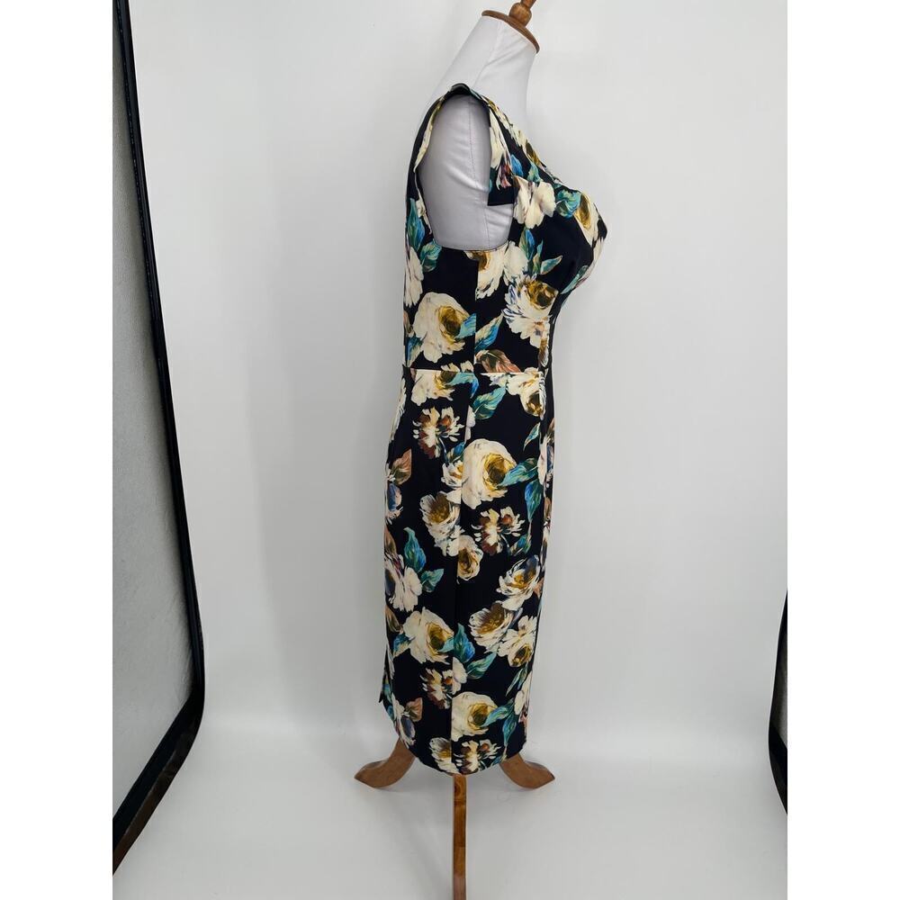 Black Halo Jackie O Sheath Holographic Floral Print
Black Knee Length Dress 6 - Picture 8 of 10